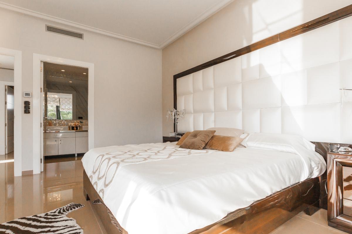 Professional Cleaning: Who Is Responsible?